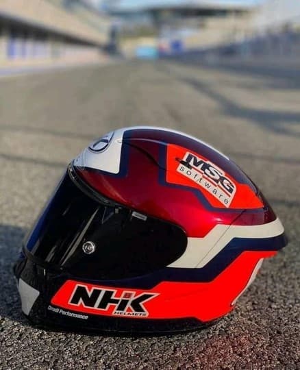 Bo Bendsneyder Helm zijkant