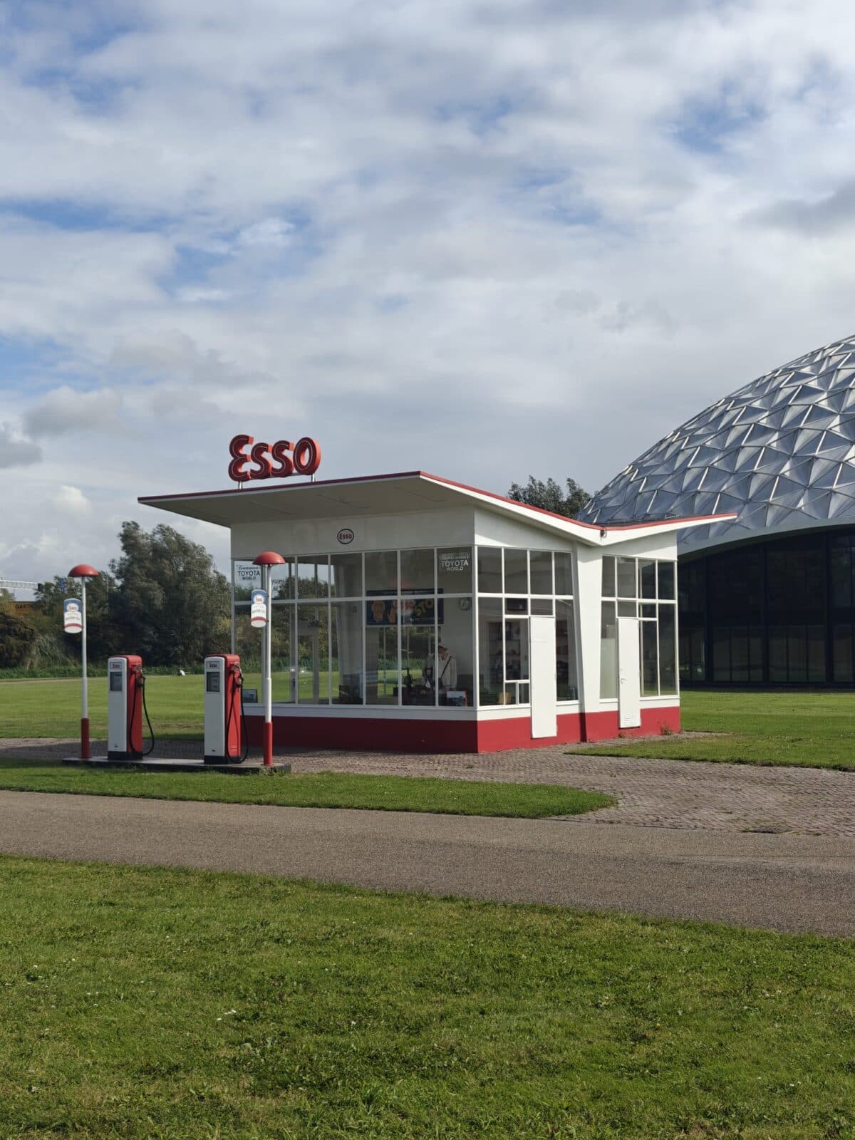 Oud Esso tankstation